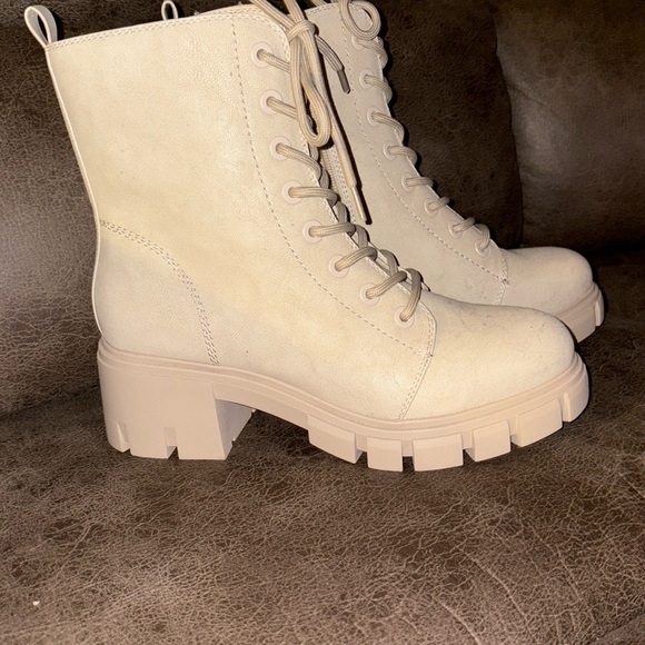 Maurices Shoes - Women's Cream Lace-Up Ankle Boots